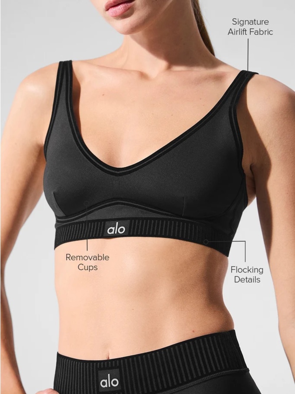 Alo Yoga sports activewear Black Airlift Line Up Bra size small NWT padded